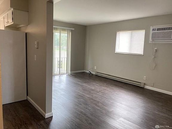 2nd image of 607 E Dorothy Ln #3