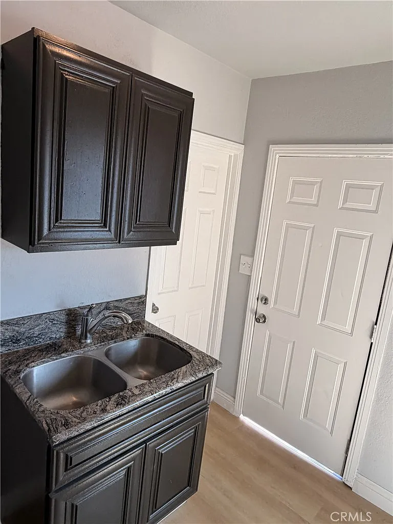 1 bed, 300 sqft, $1,400 — Photo 4