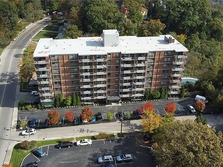 1815 William Howard Taft Rd #705 — Photo 2