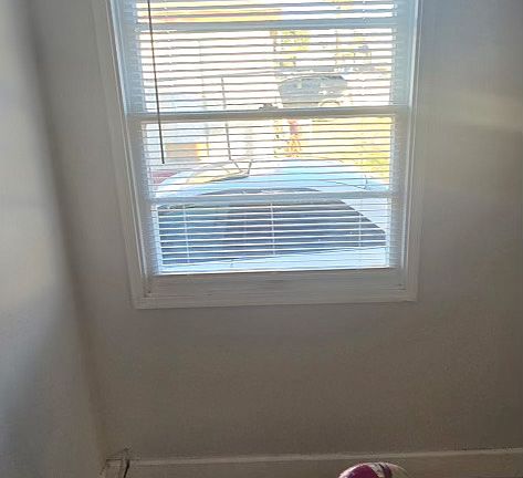 2nd image of 851 W Buena Vista St