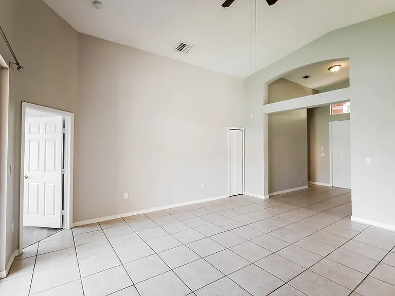 13124 SW 23rd St — Photo 4