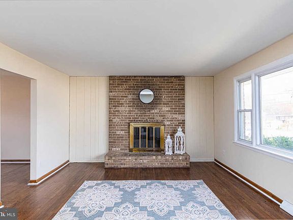 3rd image of 7689 Pine Haven Dr