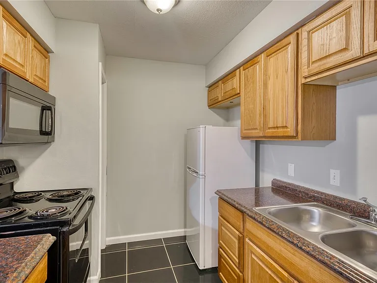 904 University Oaks Blvd #117 — Photo 8