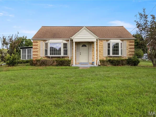 17707 Wild Horse Creek Rd, Chesterfield, MO 63005