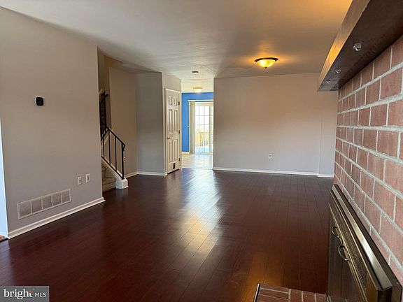 4th image of 617 Coates Ln