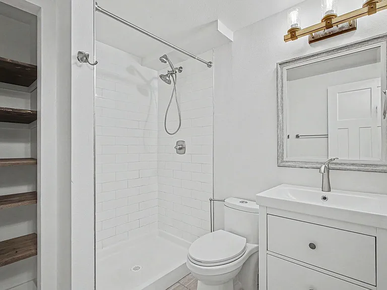 2029 Ambleside Dr — Photo 10