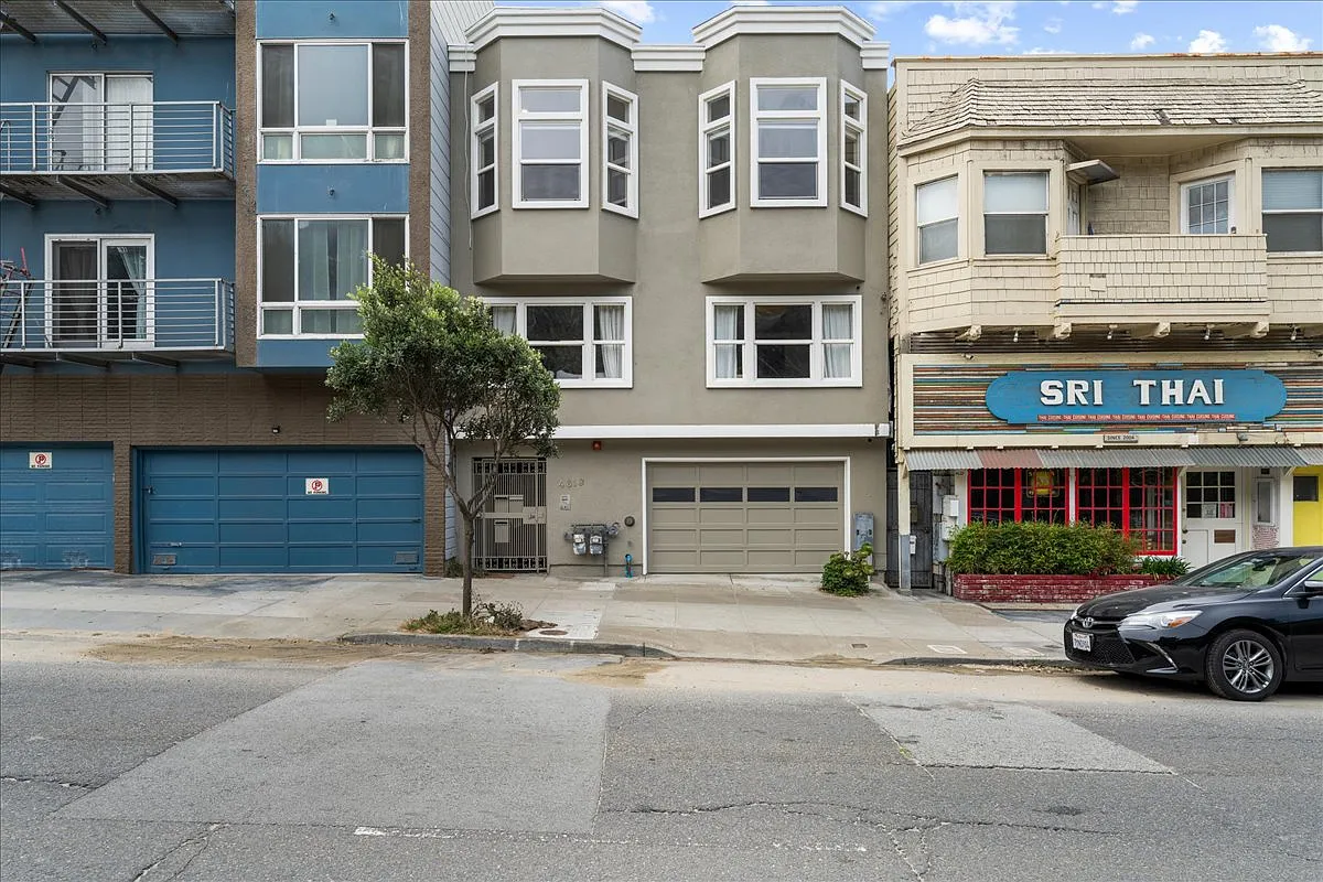 4619B Lincoln Way - B — Photo 1