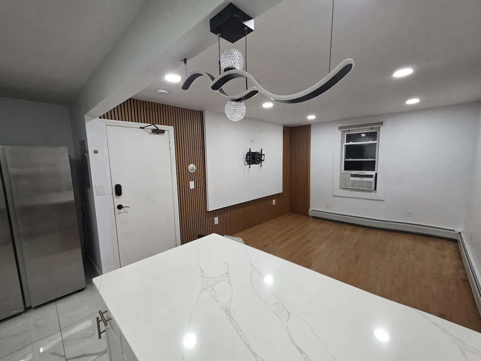 2 bed, $2,350 — Photo 2