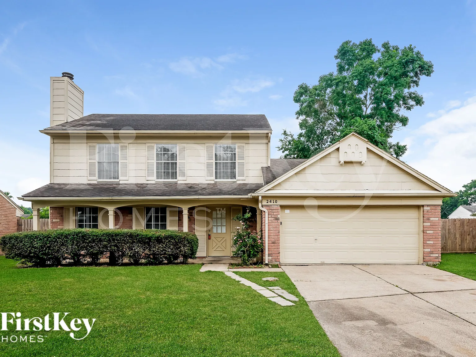3 bed, 2.5 bath, 1624 sqft, $1,665 — Photo 1