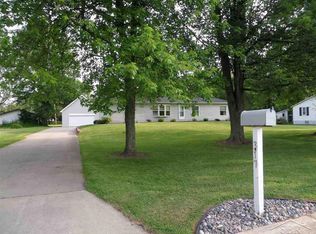 317 E Maple St, Saint Charles, MI 48655