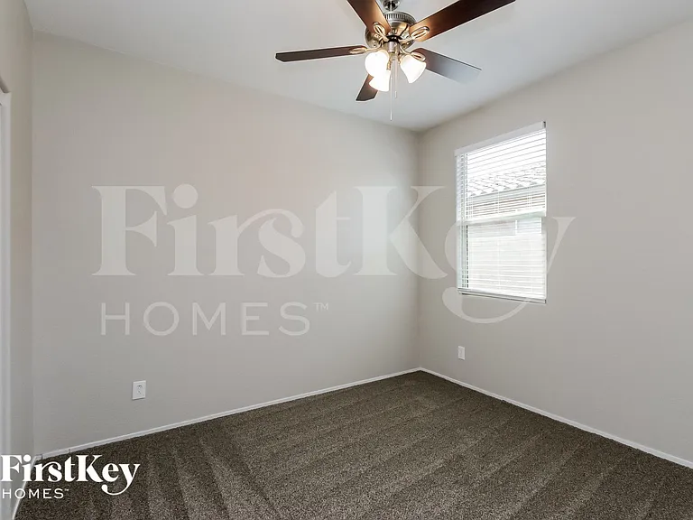 9324 W Jones Ave — Photo 11