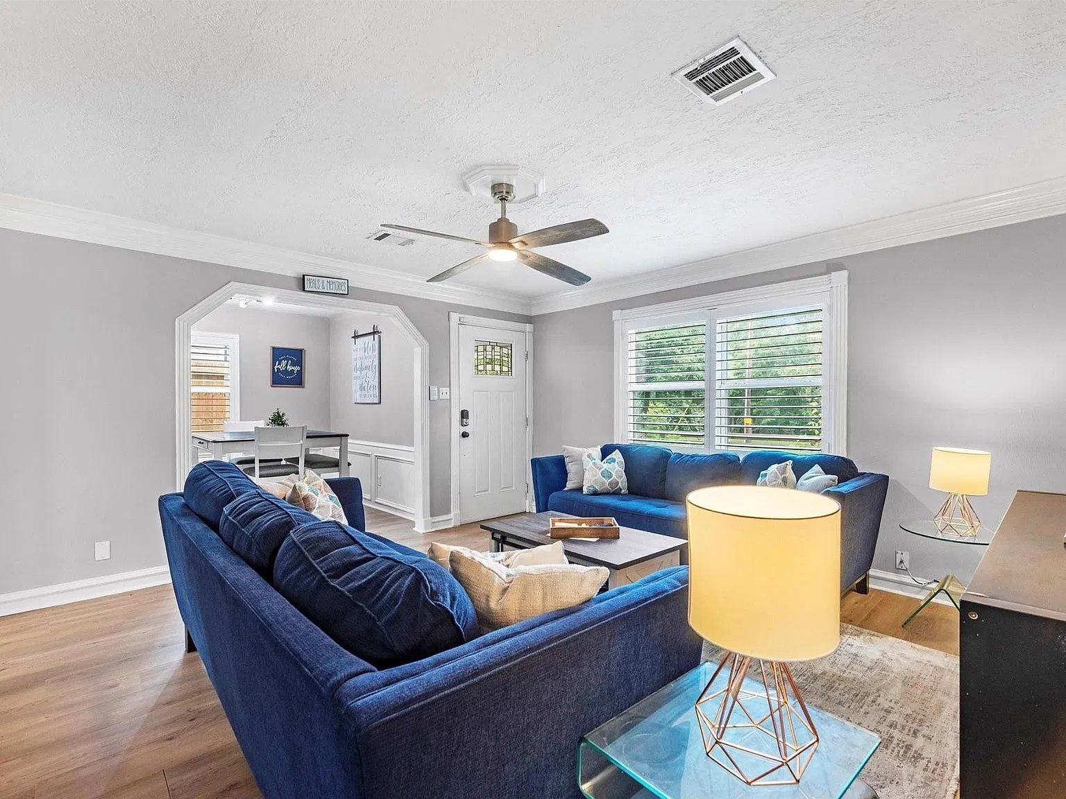 3 bed, 1.5 bath, 1168 sqft, $2,495 — Photo 4
