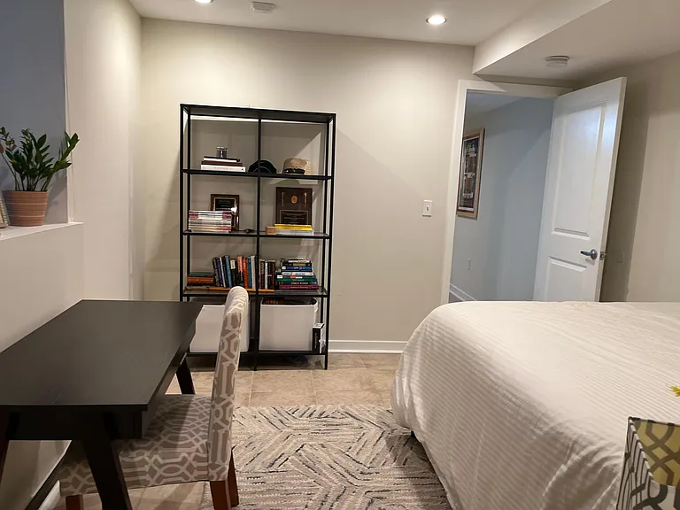 317 S 6th St #1R — Photo 16