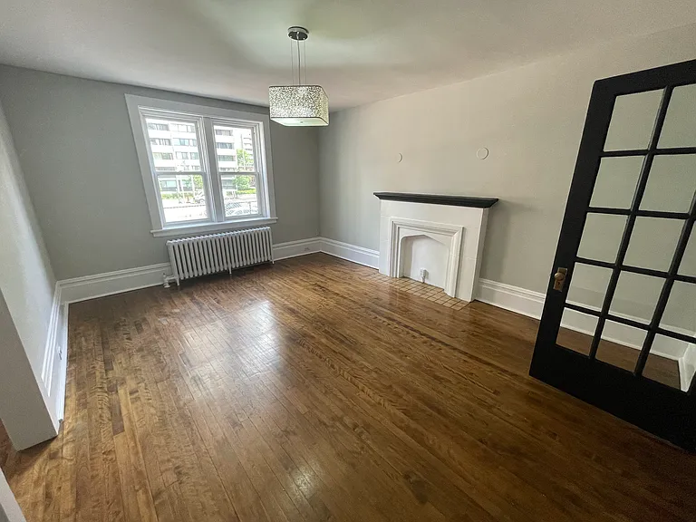 408 Albert St #7 — Photo 3