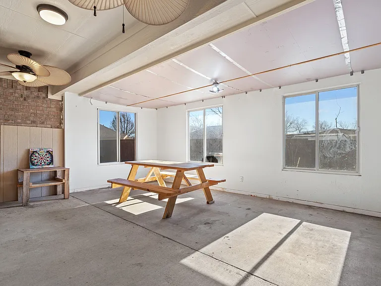 107 Loda Ct — Photo 34