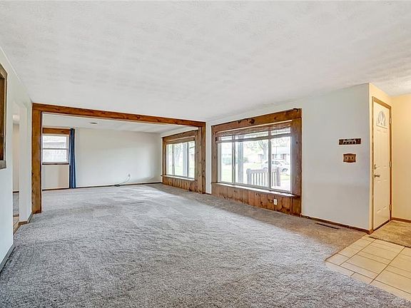 4th image of 6177 Sandbury Dr