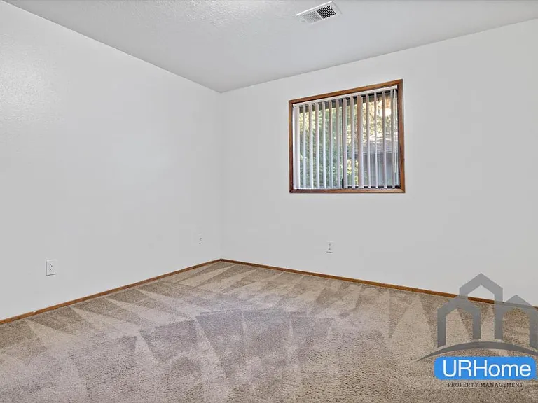 400 SE 169th Ave — Photo 27