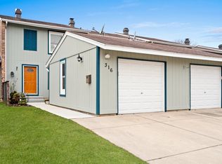 316 Colony Green Dr, Bloomingdale, IL 60108