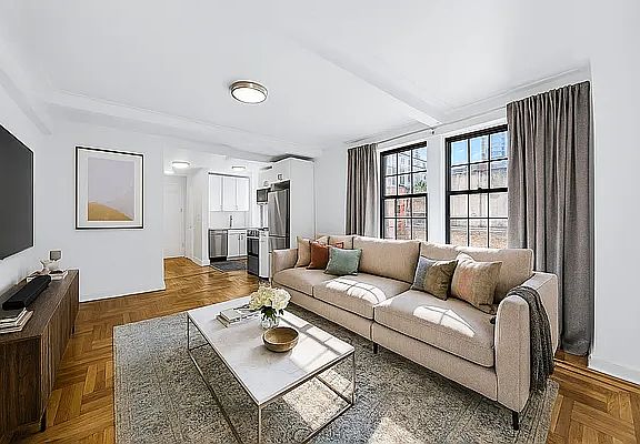 3rd image of 25 E 67th St APT 7