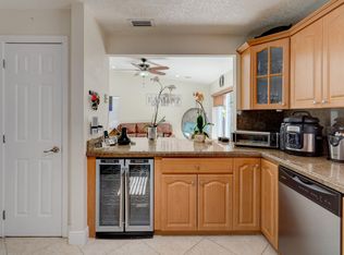 5232 NW 94th Ter, Sunrise, FL 33351