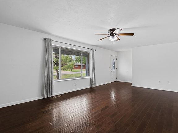 5th image of 221 S Pybas St