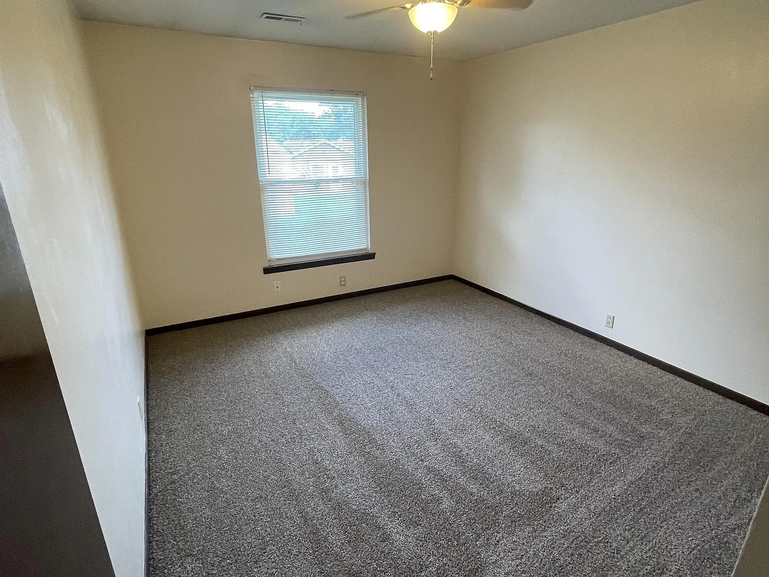 618 Birch Street - 620 — Photo 3