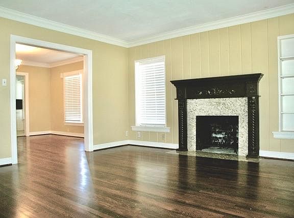3rd image of 2560 Shirley Ave