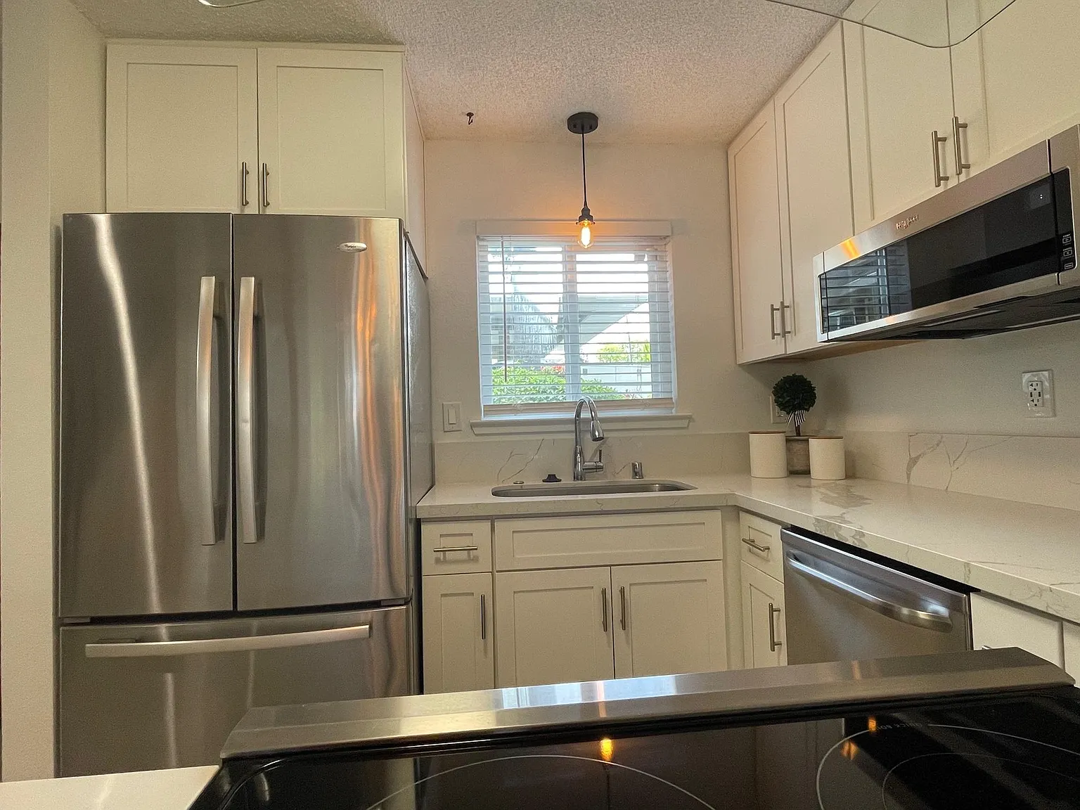 394 Ilo Ln — Photo 3