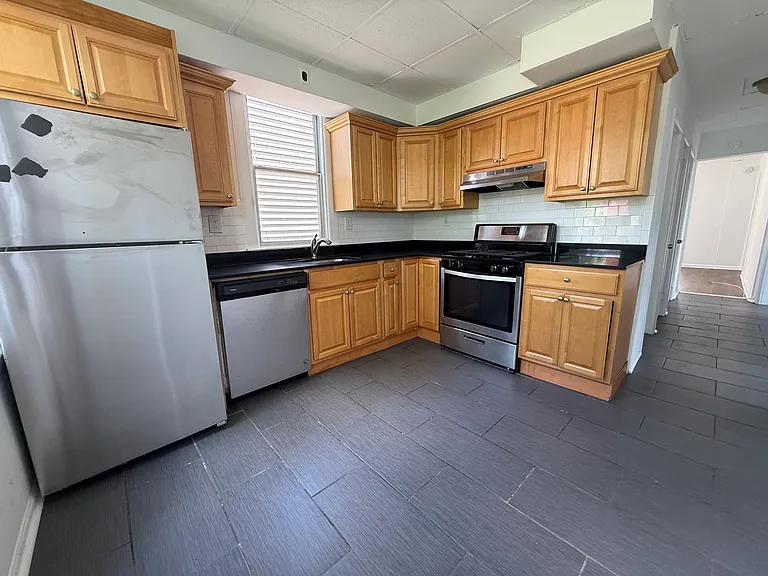 402 Armstrong Ave #2 — Photo 10