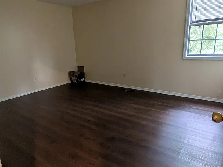124 Five Oaks Dr — Photo 7