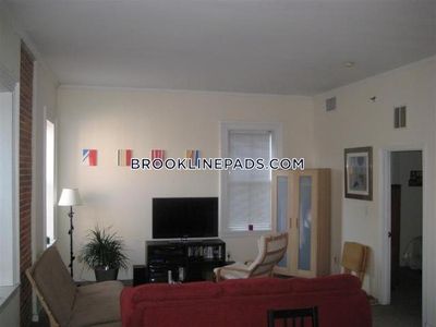 4 Davis Ave APT 2C, Brookline, MA, 02445