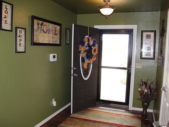 2nd image of 214 Cypress Ave
