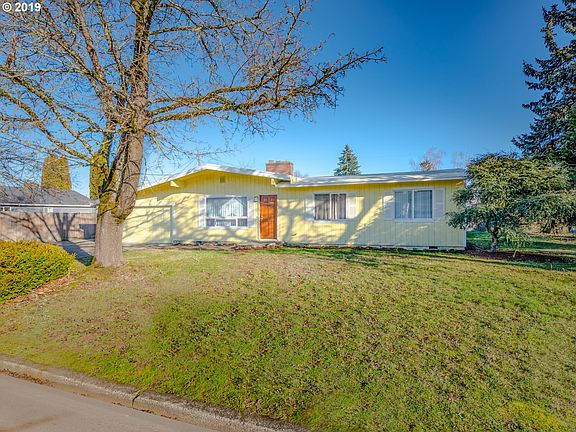 2nd image of 207 SE 105th Ave