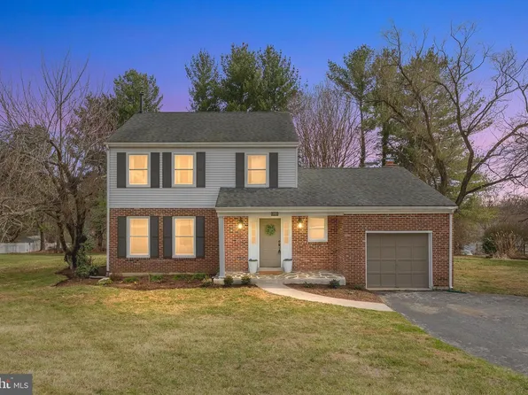 820 Plumtry Dr, West Chester, PA 19382