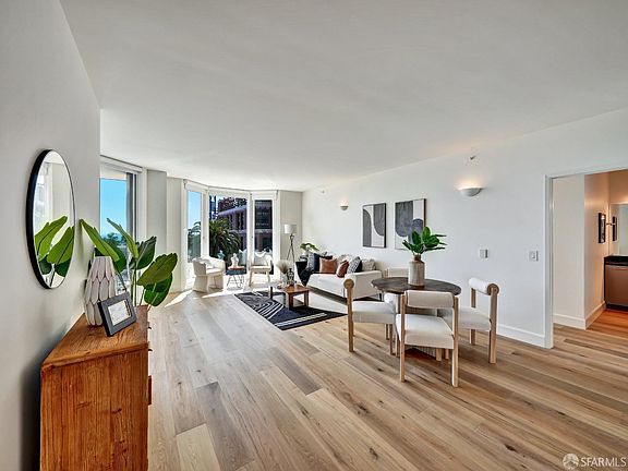 4th image of 88 King St Unit 402