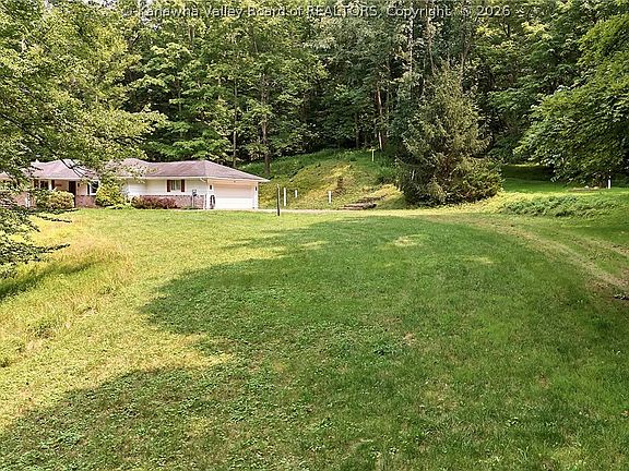 2nd image of 1011 Lynn Oak Dr