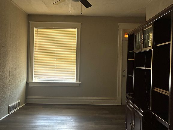 4th image of 3445-3447 Virginia Ave #A