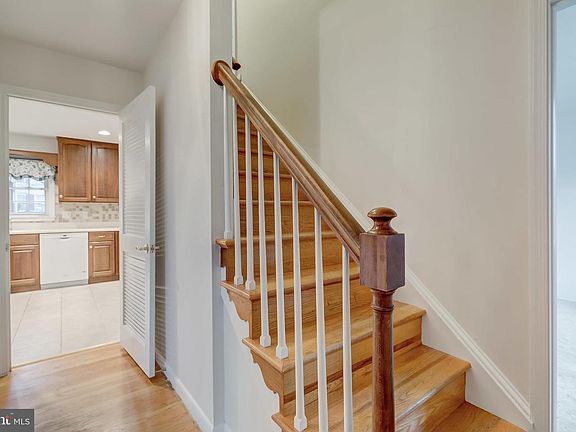 4th image of 332 Princeton Ln