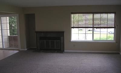 Open & Bright w/ Fireplace