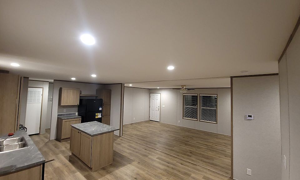 2nd image of 5265 Huck Dr