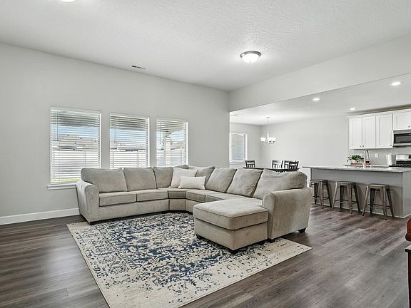 5th image of 7909 Babine Dr