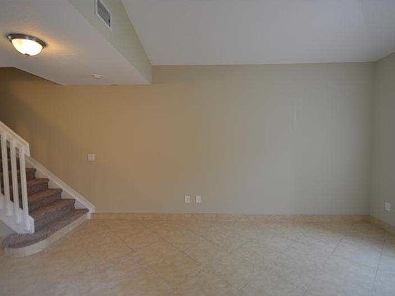 4th image of 4939 Leeward Ln