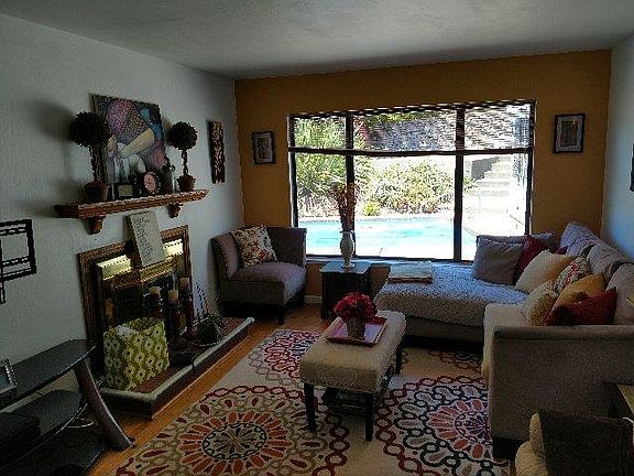 4th image of 130 Palm Ct