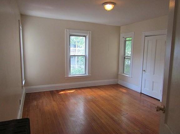 3rd image of 124 Central Ave