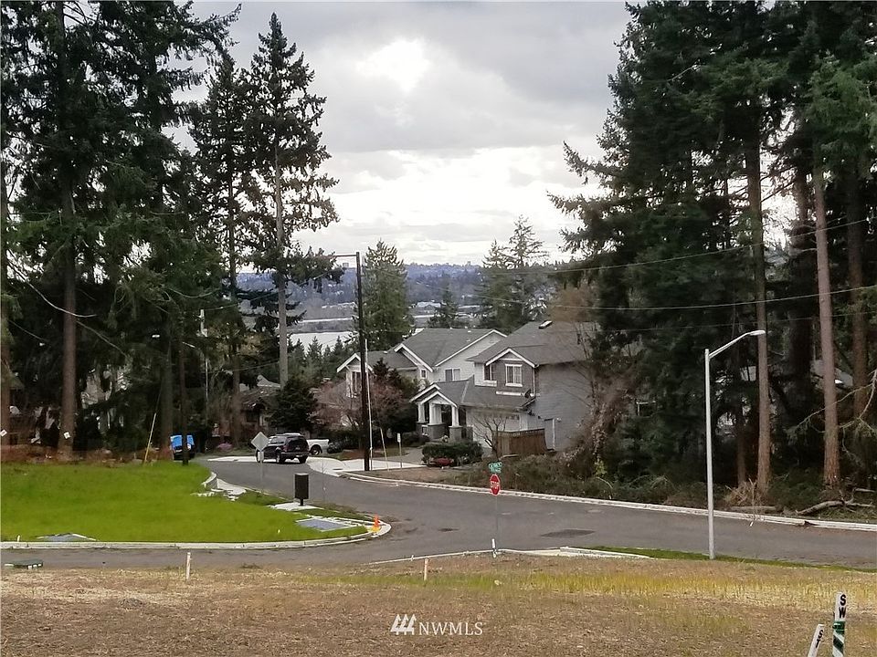 2nd image of 11622 80 Ave Avenue NE