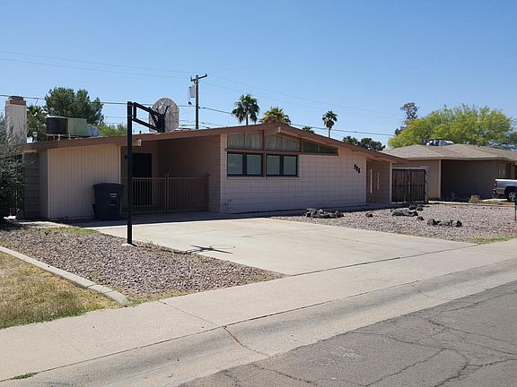 3rd image of 723 E Manor Dr