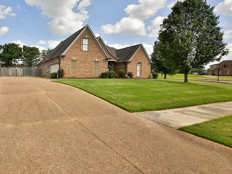 1st image of 3800 Park Creek Dr