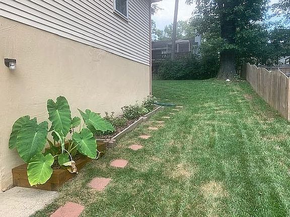5th image of 15722 Edgewood Dr