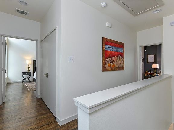 4th image of 4921 Hornsby Pl