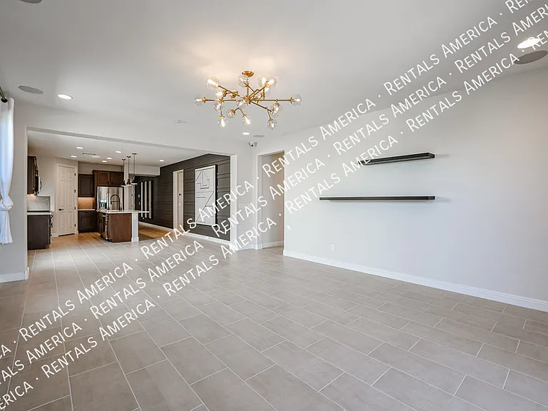 8817 W Luke Ave — Photo 19